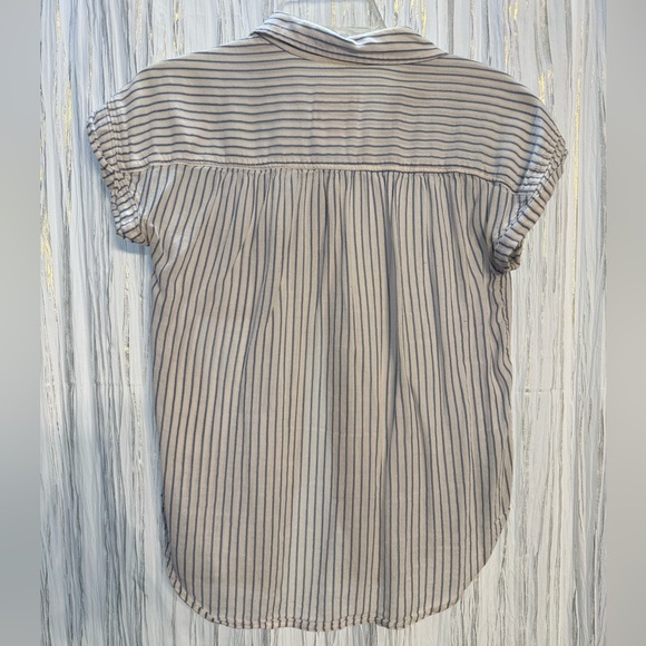 ✨AE BUTTON UP - Picture 2 of 6